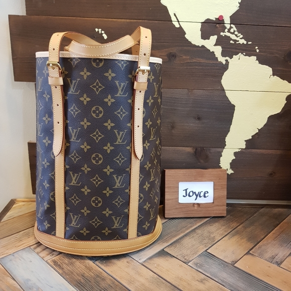 Louis Vuitton Handbags - Louis Vuitton bucket GM